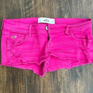 Hollister Denim Low Rise Shorts Size 5 W27. Dark Pink.